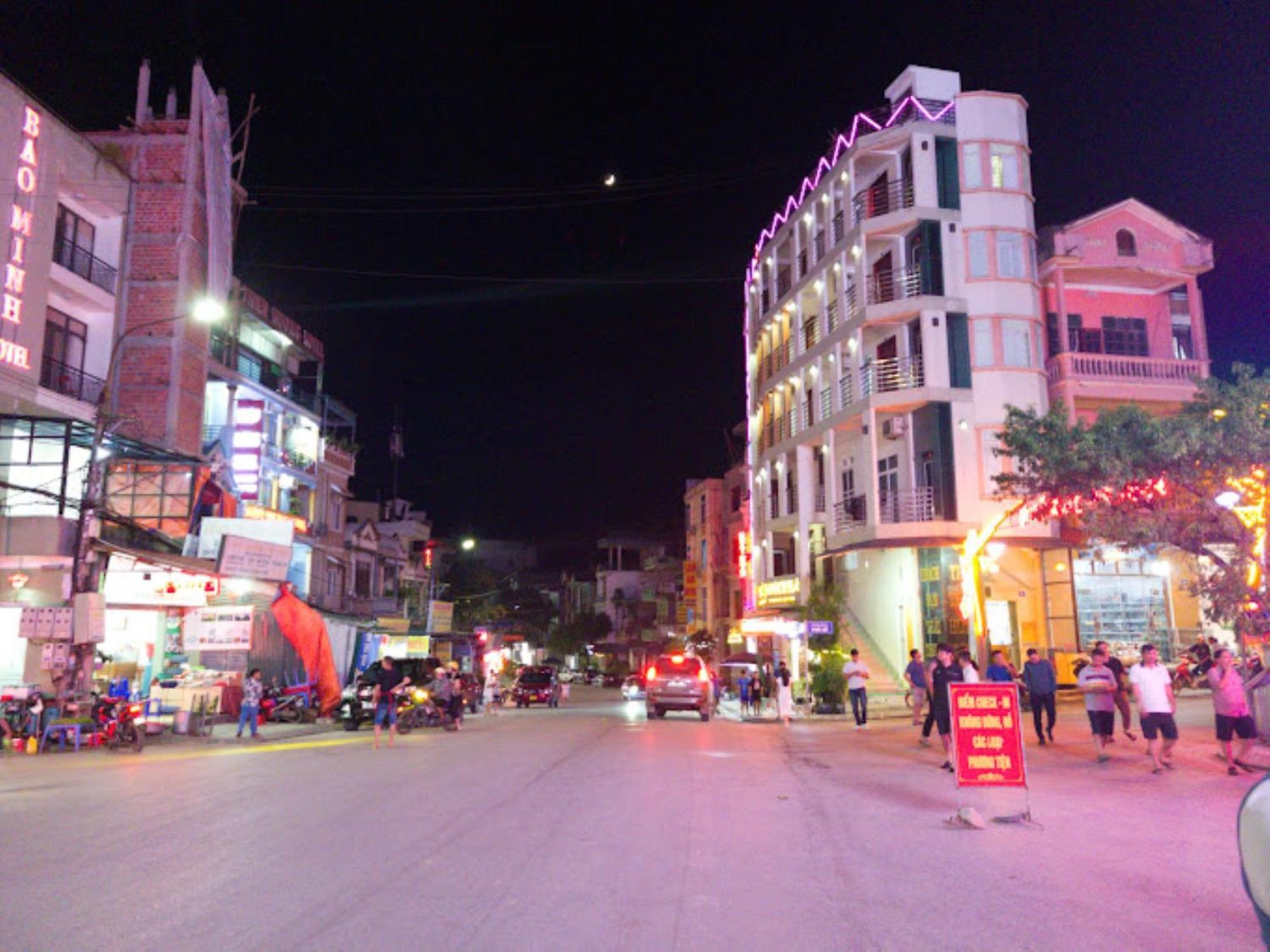 Thai Thinh Hotel Донґван Екстер'єр фото